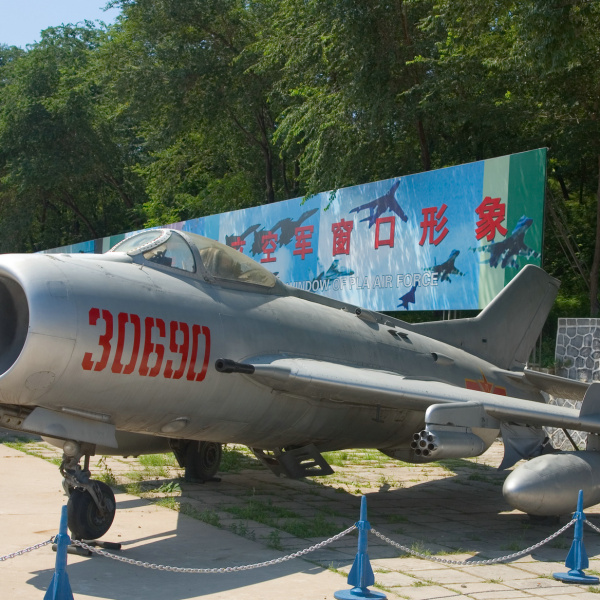 米格-19戰鬥機(米格-19) 米格-19戰鬥機(米格-19)