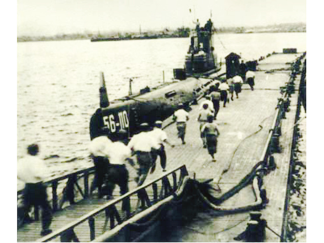 毛主席曾視察的03型潛艇（艇號為視察日期56-110）