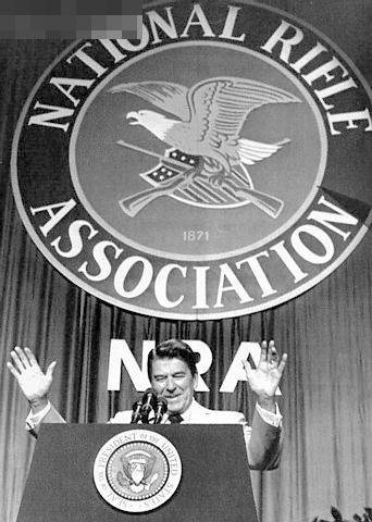 前美國總統里根參加全美步槍協會的活動