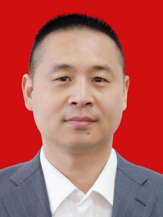 張寬(新疆維吾爾自治區昌吉回族自治州黨委教育工委委員,昌吉州教育局黨組成員、副局長) 張寬(新疆維吾爾自治區昌吉回族自治州黨委教育工委委員,昌吉州教育局黨組成員、副局長)