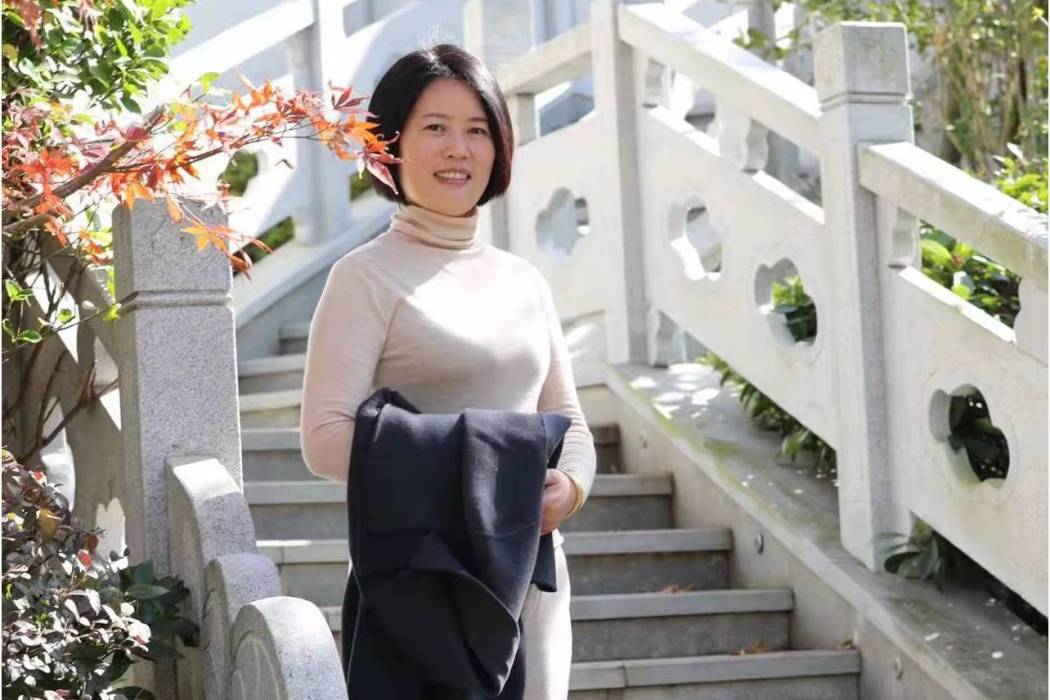 董梅萍 董梅萍