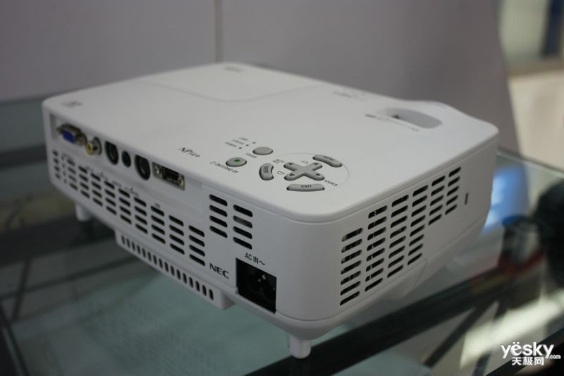 NEC NP63+ NEC NP63+