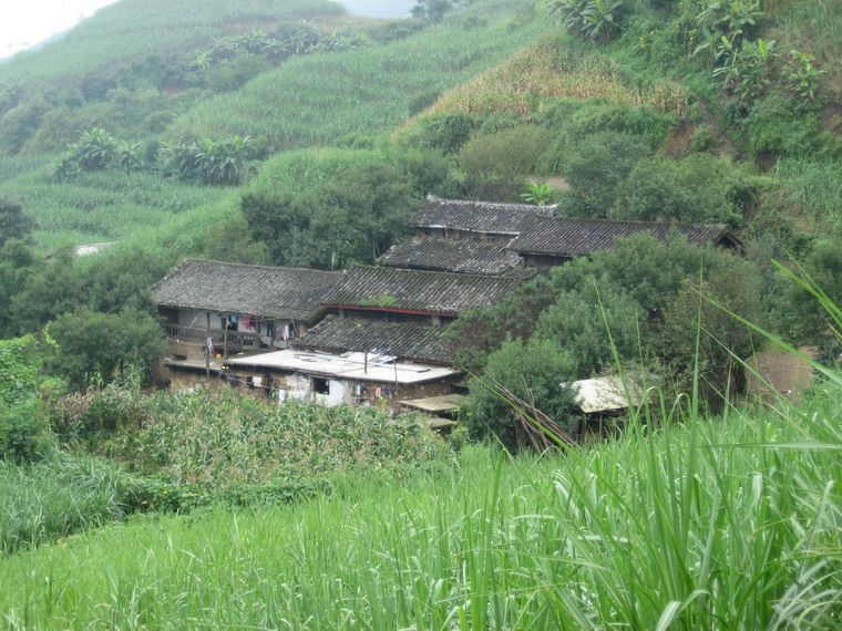 上關山村(新平縣漠沙鎮黎明行政村下轄村) 上關山村(新平縣漠沙鎮黎明行政村下轄村)