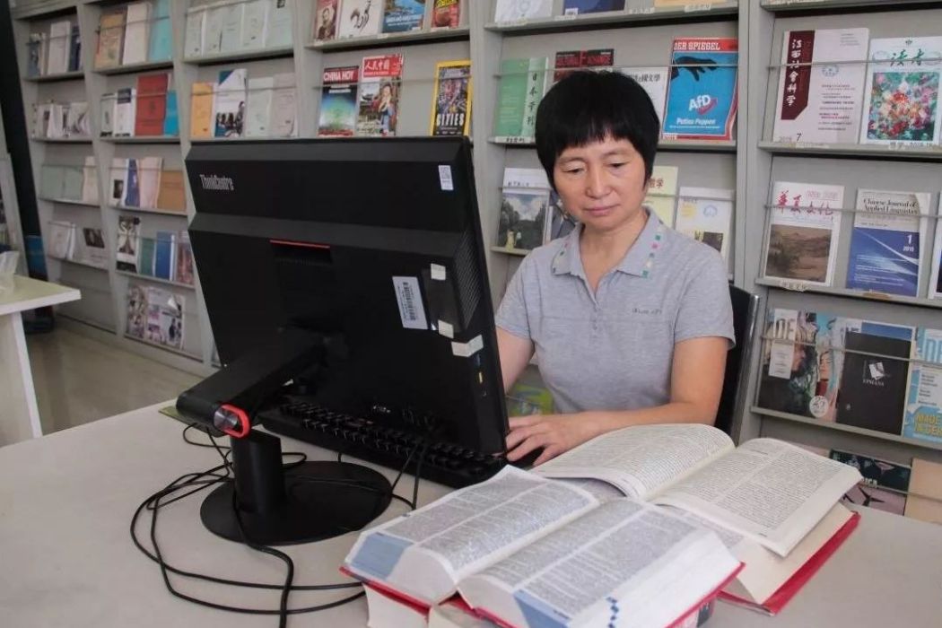 劉婷(南昌大學外國語學院黨委副書記、院長) 劉婷(南昌大學外國語學院黨委副書記、院長)