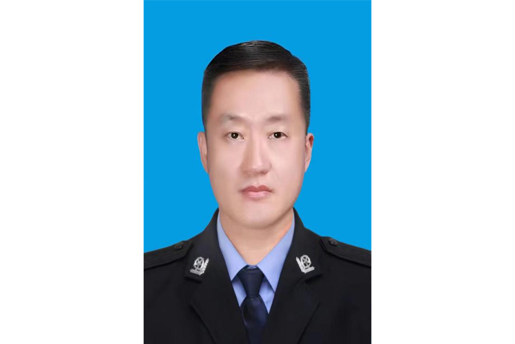劉震(吉林省吉林市永吉縣人民政府副縣長、永吉縣公安局局長) 劉震(吉林省吉林市永吉縣人民政府副縣長、永吉縣公安局局長)
