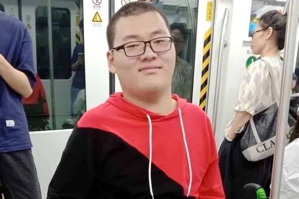 董亦超 董亦超
