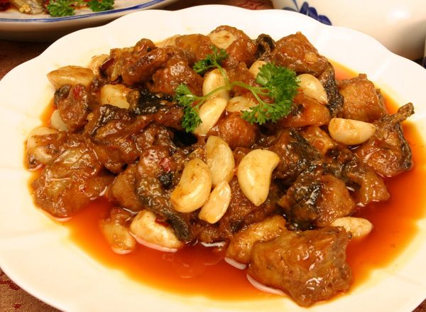 蒜頭扣鯰魚 蒜頭扣鯰魚