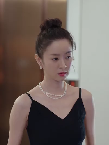 郭虹(青春勵志劇《燃!沙排少女》中的角色) 郭虹(青春勵志劇《燃!沙排少女》中的角色)