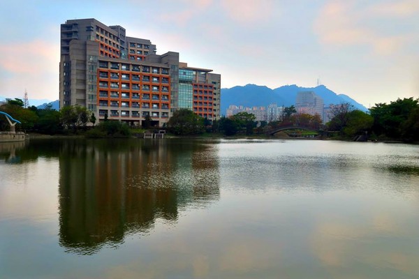 台北大學 心湖