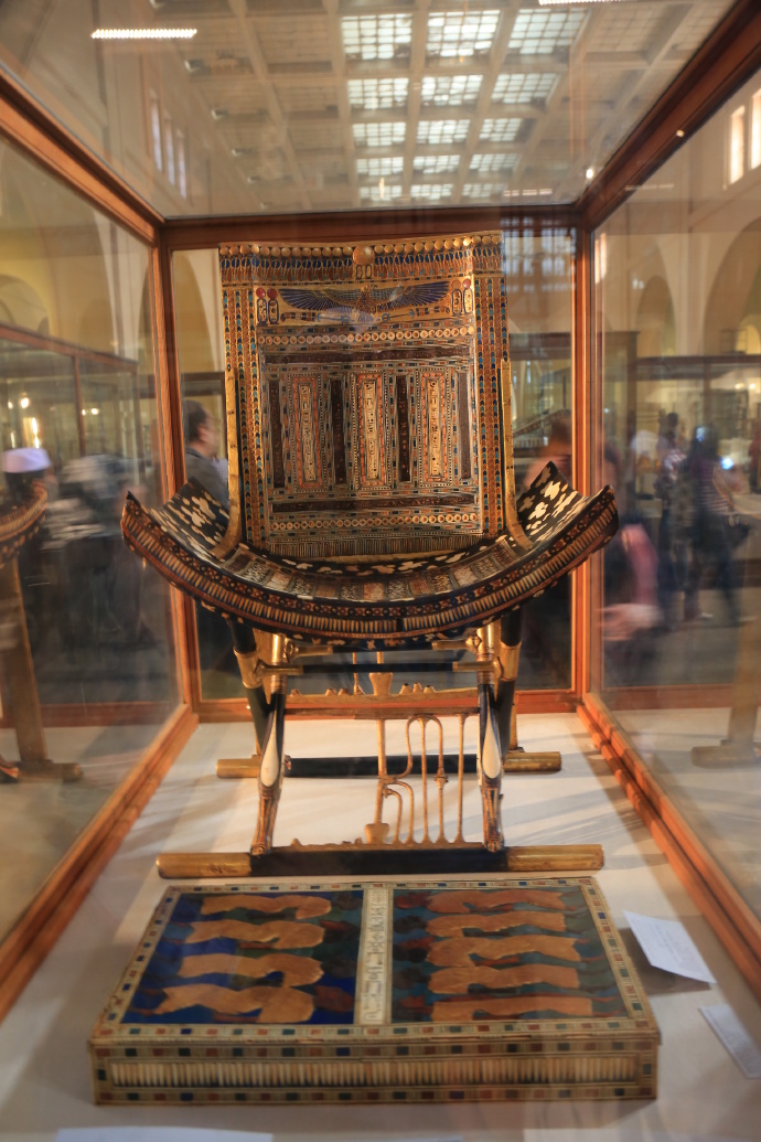 KV62號墓出土王室座椅（埃及國家博物館）