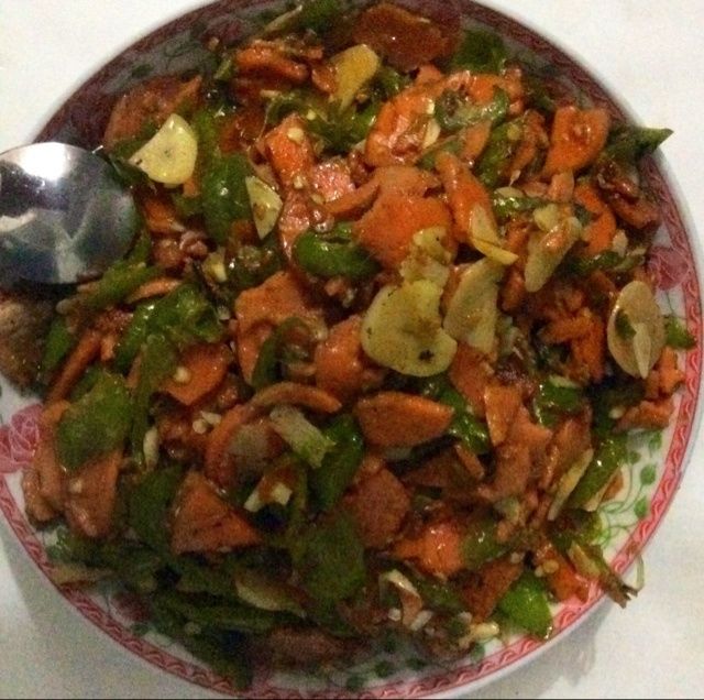 青辣椒炒火腿 青辣椒炒火腿