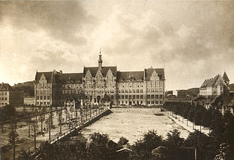 1904年的學校主樓