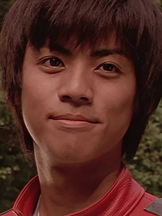 圓翼(2001年日本特攝電影《迪迦奧特曼外傳:遠古復甦的巨人》中的角色) 圓翼(2001年日本特攝電影《迪迦奧特曼外傳:遠古復甦的巨人》中的角色)