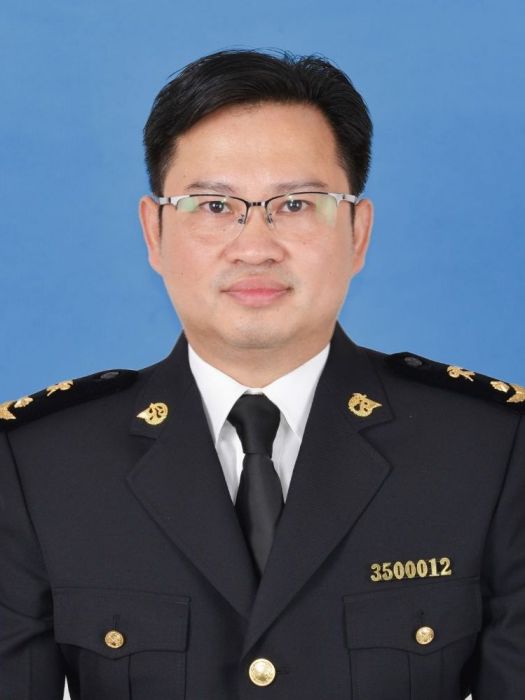 劉文敏(湛江海關副關長、黨委委員) 劉文敏(湛江海關副關長、黨委委員)