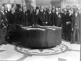 1912年簽署貝爾法斯特反自治宣言