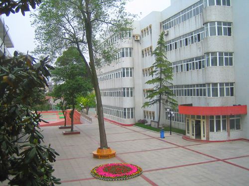 荊州市沙市第四中學(沙市四中) 荊州市沙市第四中學(沙市四中)