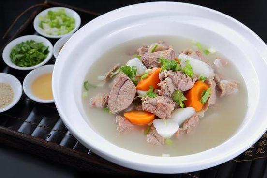 生魚燉羊肉湯