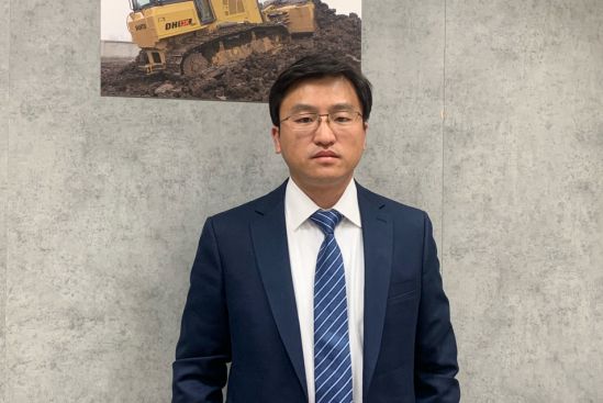張民(山推工程機械股份有限公司董事、黨委書記) 張民(山推工程機械股份有限公司董事、黨委書記)