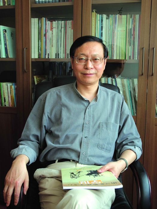 胡應明(湖北省藝術研究所所長) 胡應明(湖北省藝術研究所所長)