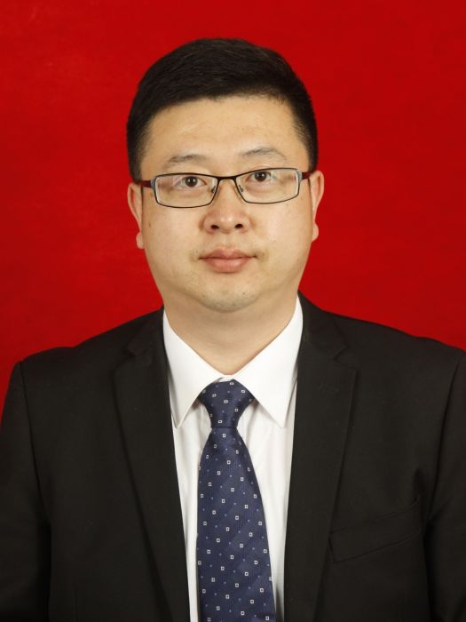 王棟(浙江省寧波市江北區新興產業投資發展有限公司董事長兼總經理) 王棟(浙江省寧波市江北區新興產業投資發展有限公司董事長兼總經理)