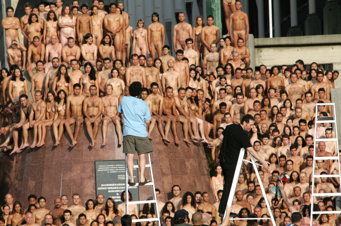 斯潘塞·圖尼克拍攝裸體