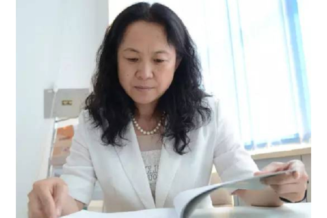 范春燕(太原供電公司保護自動化工區工人) 范春燕(太原供電公司保護自動化工區工人)