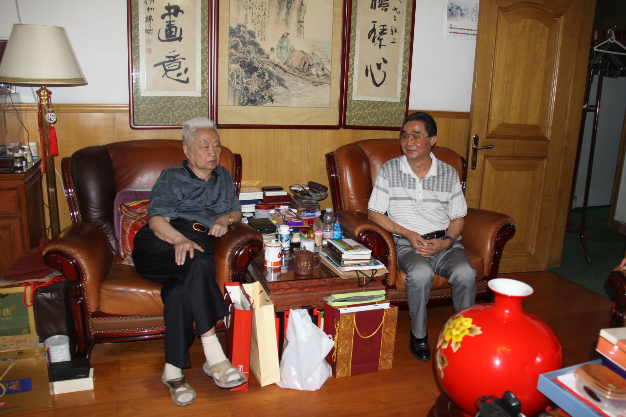 全國人大原副委員長王漢斌（左）會見柴文達