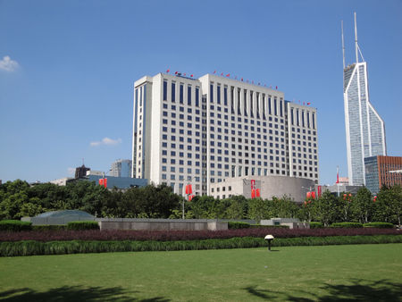 上海市人民政府關於加強本市戶外廣告設施管理的通告