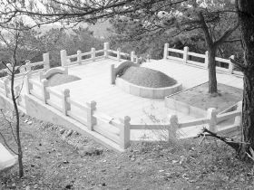 龍王山墓地