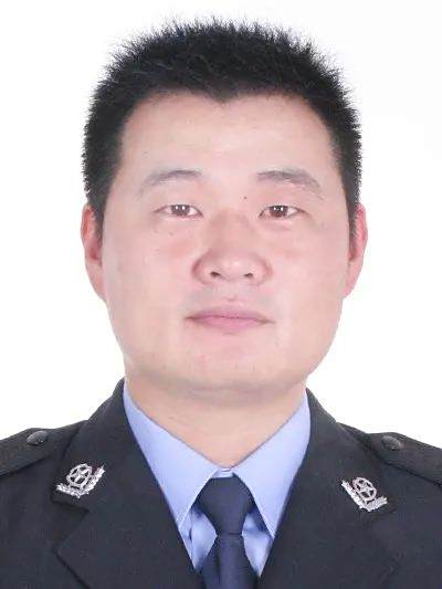 王忠強(洋浦經濟開發區公安局交警支隊教導員) 王忠強(洋浦經濟開發區公安局交警支隊教導員)
