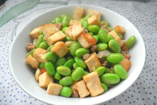 毛豆炒豆腐 毛豆炒豆腐