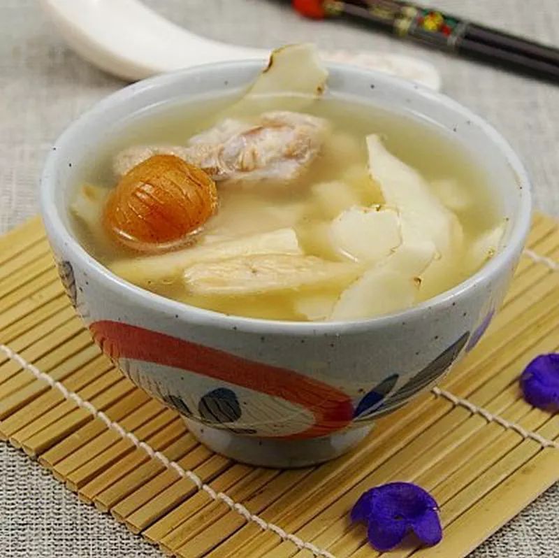 水梨百合燉雪蛤湯
