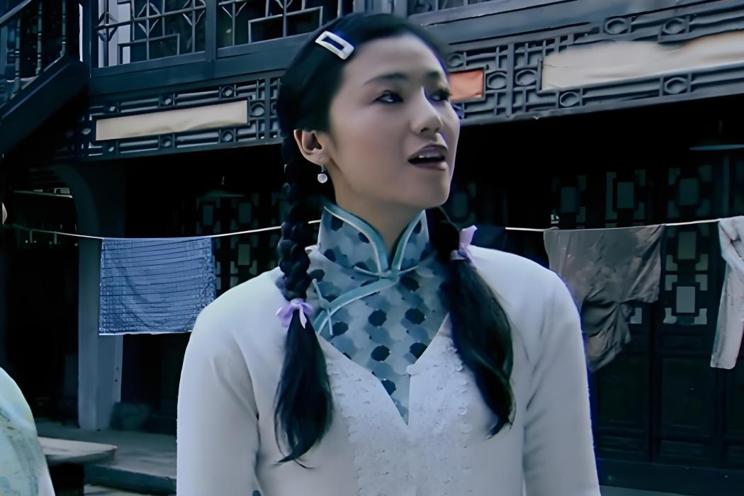 余小婉(抗戰劇《旗袍旗袍》中的女性角色) 余小婉(抗戰劇《旗袍旗袍》中的女性角色)