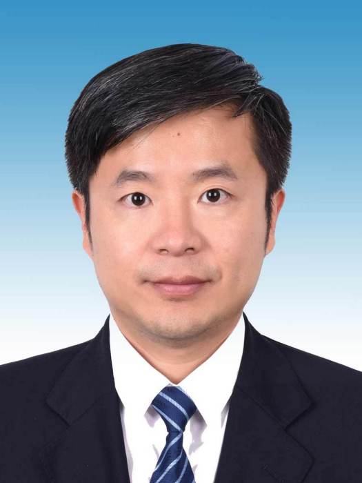 李國新(山東省青島市人民政府研究室黨組成員、副主任) 李國新(山東省青島市人民政府研究室黨組成員、副主任)