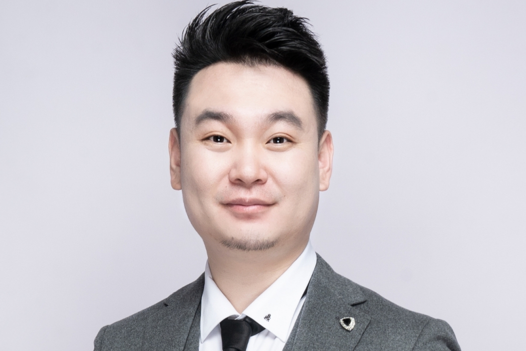 譚鼎文 譚鼎文