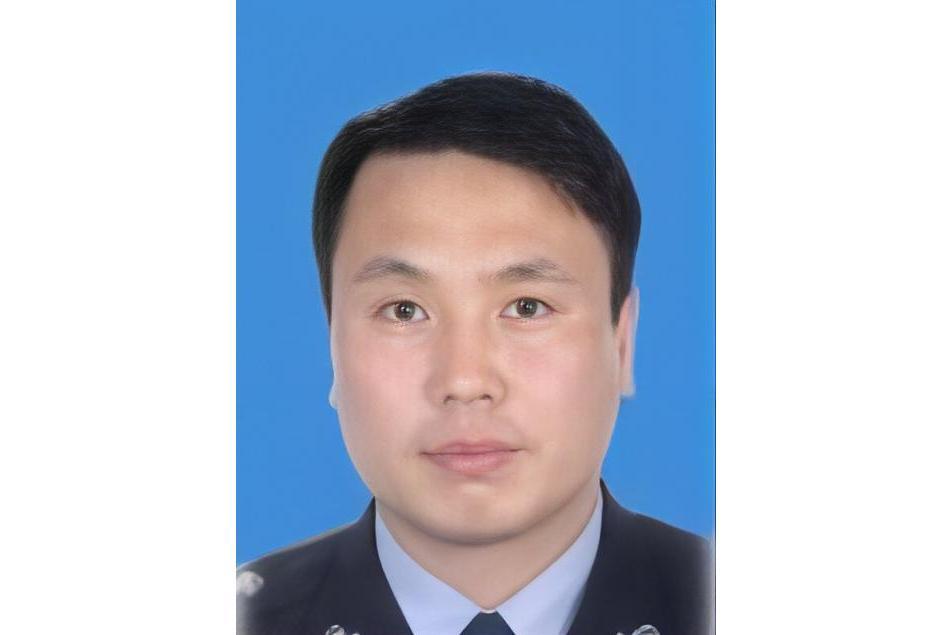 關勇(遼寧省本溪市明山區副區長、公安局明山分局局長) 關勇(遼寧省本溪市明山區副區長、公安局明山分局局長)