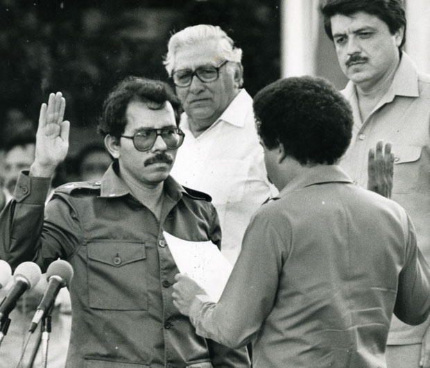 1985年，奧爾特加宣誓就任總統