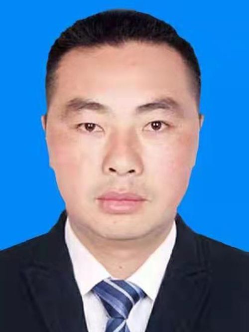 陳春雨(貴州省畢節市七星關區楊家灣鎮黨委委員、副書記、政法委員、統戰委員) 陳春雨(貴州省畢節市七星關區楊家灣鎮黨委委員、副書記、政法委員、統戰委員)