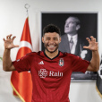 亞歷克斯·奧克斯拉德-張伯倫(Alex Oxlade-Chamberlain) 亞歷克斯·奧克斯拉德-張伯倫(Alex Oxlade-Chamberlain)