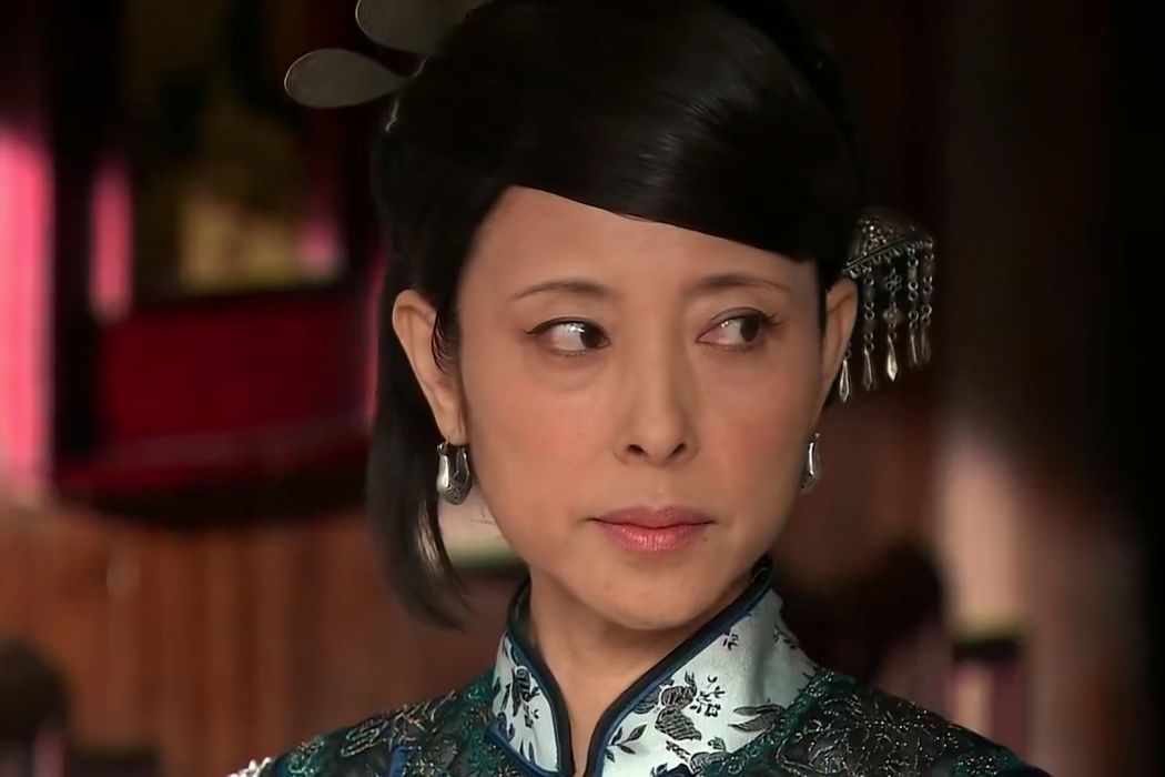 方母(2008年電視劇《精武陳真》 中的角色) 方母(2008年電視劇《精武陳真》 中的角色)