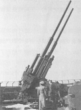 防炮陣地中的雙聯裝128毫米防空炮