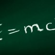 質能方程(E=mc^2) 質能方程(E=mc^2)