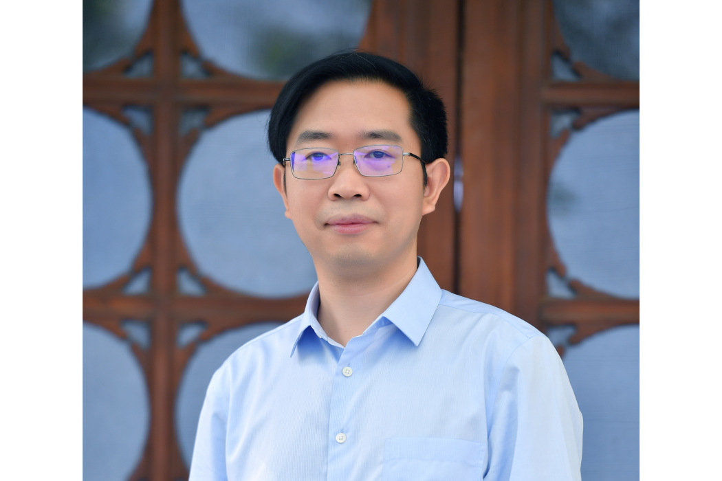 秦紹正(北京師範大學心理學部認知神經科學與學習國家重點實驗室教授) 秦紹正(北京師範大學心理學部認知神經科學與學習國家重點實驗室教授)