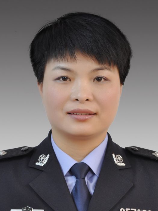 李玲俐(浙江省永康市公安局黨委委員、副局長、執法管理中心主任) 李玲俐(浙江省永康市公安局黨委委員、副局長、執法管理中心主任)