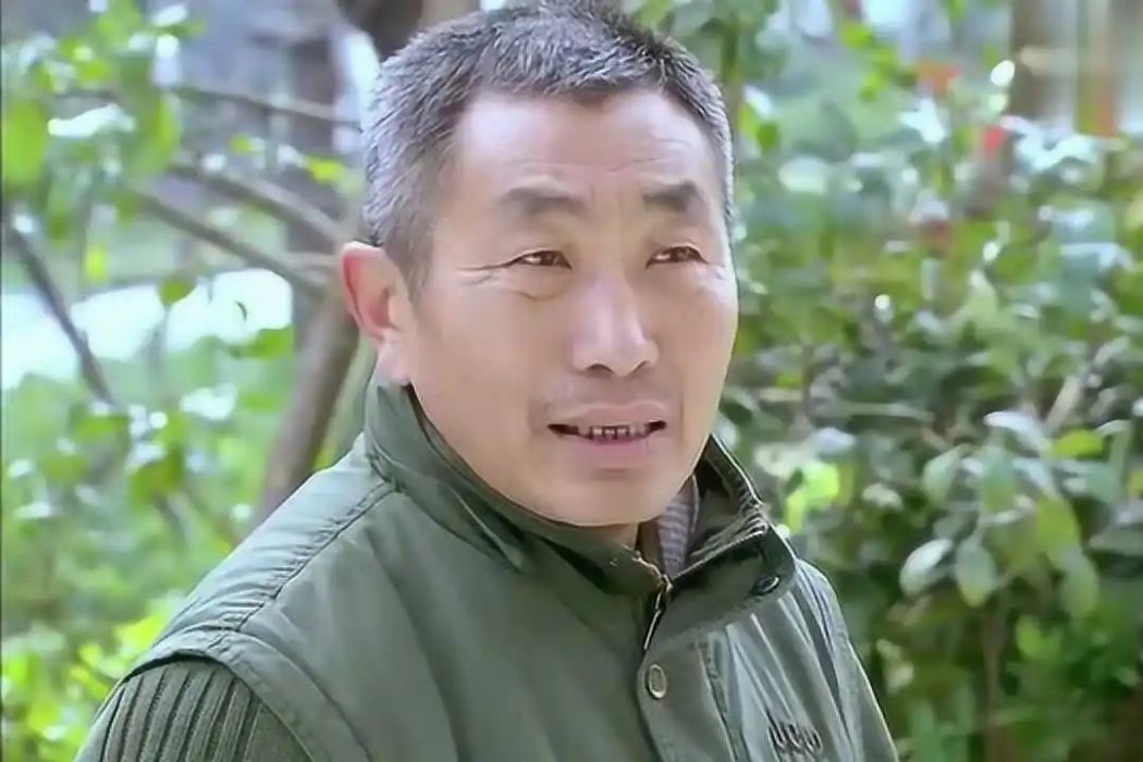 李大龍(電視劇《鄰居也瘋狂》中角色) 李大龍(電視劇《鄰居也瘋狂》中角色)