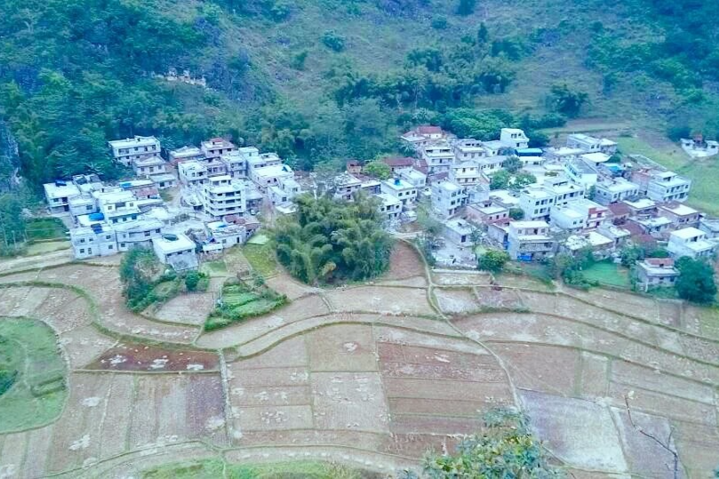 弄峨屯