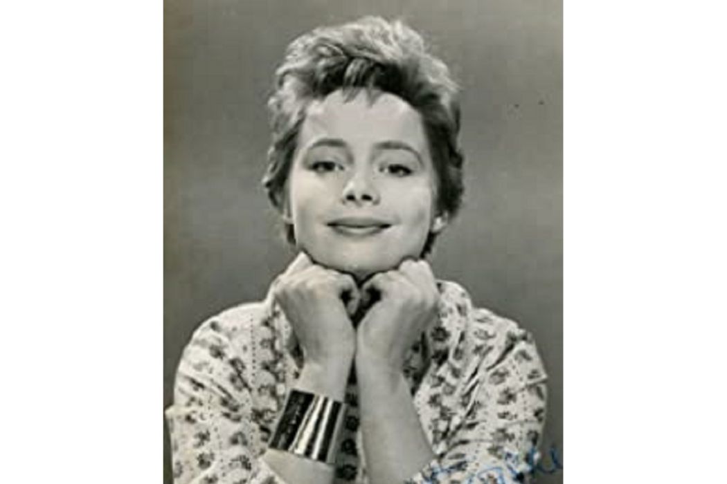 Elvi Hale Elvi Hale