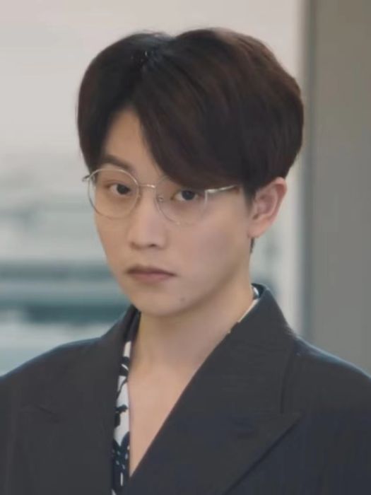 錢程(微短劇《公主的新衣》中的角色) 錢程(微短劇《公主的新衣》中的角色)