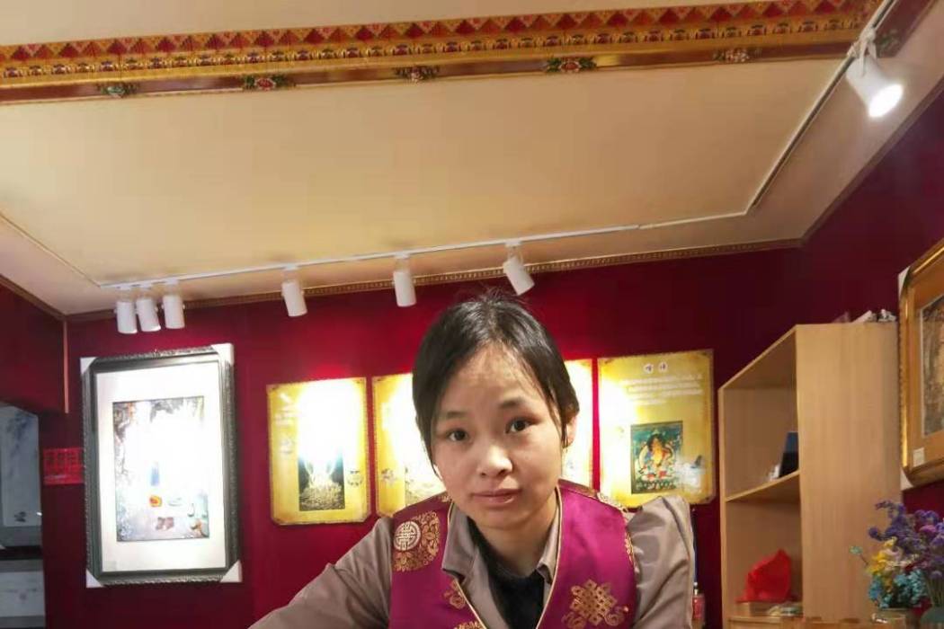 李亭螢 李亭螢