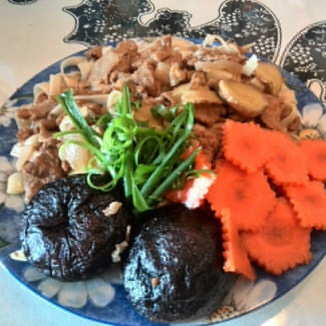 肉片燜面 肉片燜面